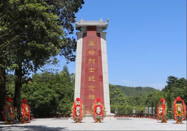 万无优配 神山沃野再谱新篇——写在神山村革命烈士纪念碑落成一周年之际